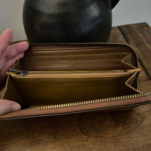 Coach Accordian Wallet - Picture 6 of 10